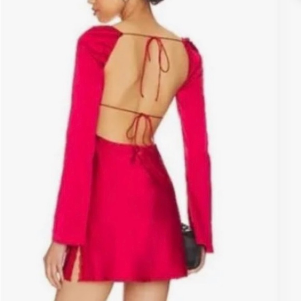Chic Scarlet Backless Dress